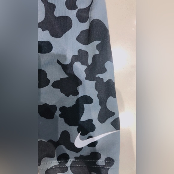 Absolutely New, Nike pro Dri-fit boys tight fit skin for active wear. - Picture 11 of 12